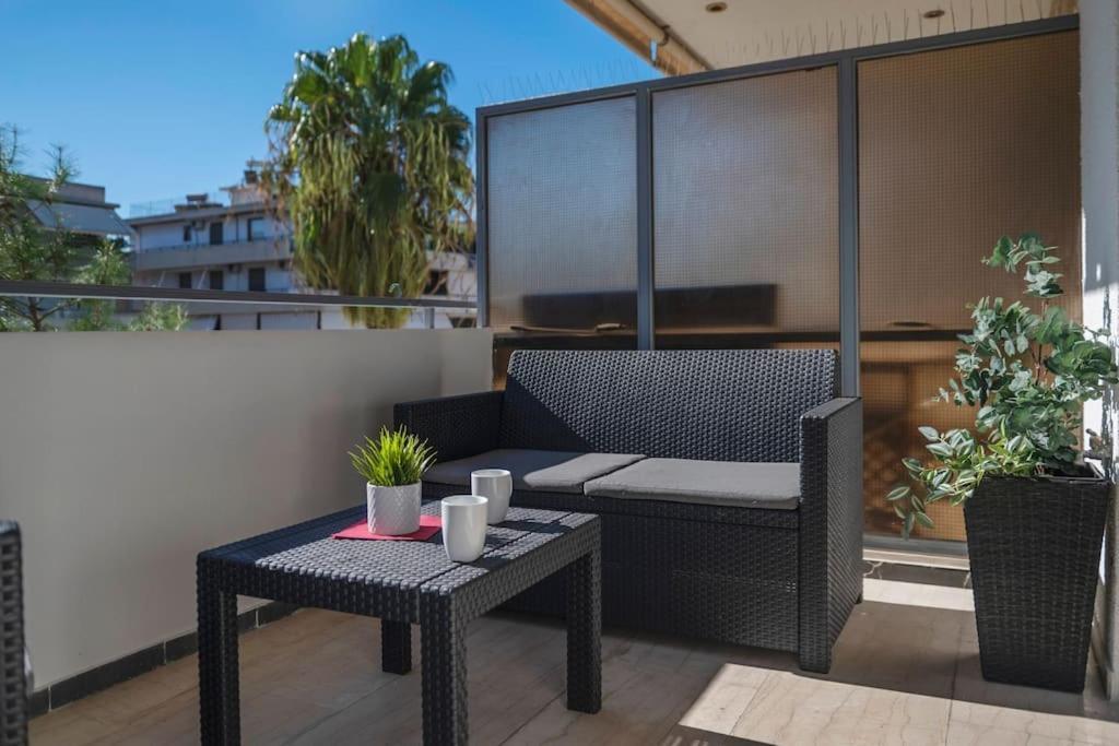Beautiful Apt In Glyfada Center, Papandreou Street Athens Exterior photo